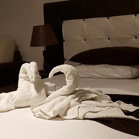 Hotel Livia Тирана Экстерьер фото