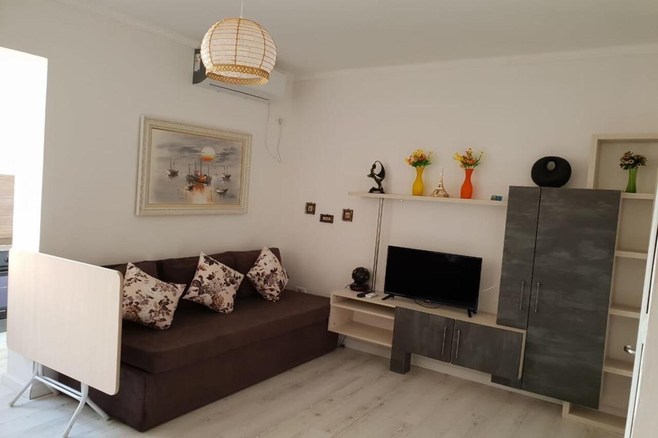Hotel Livia Тирана Экстерьер фото