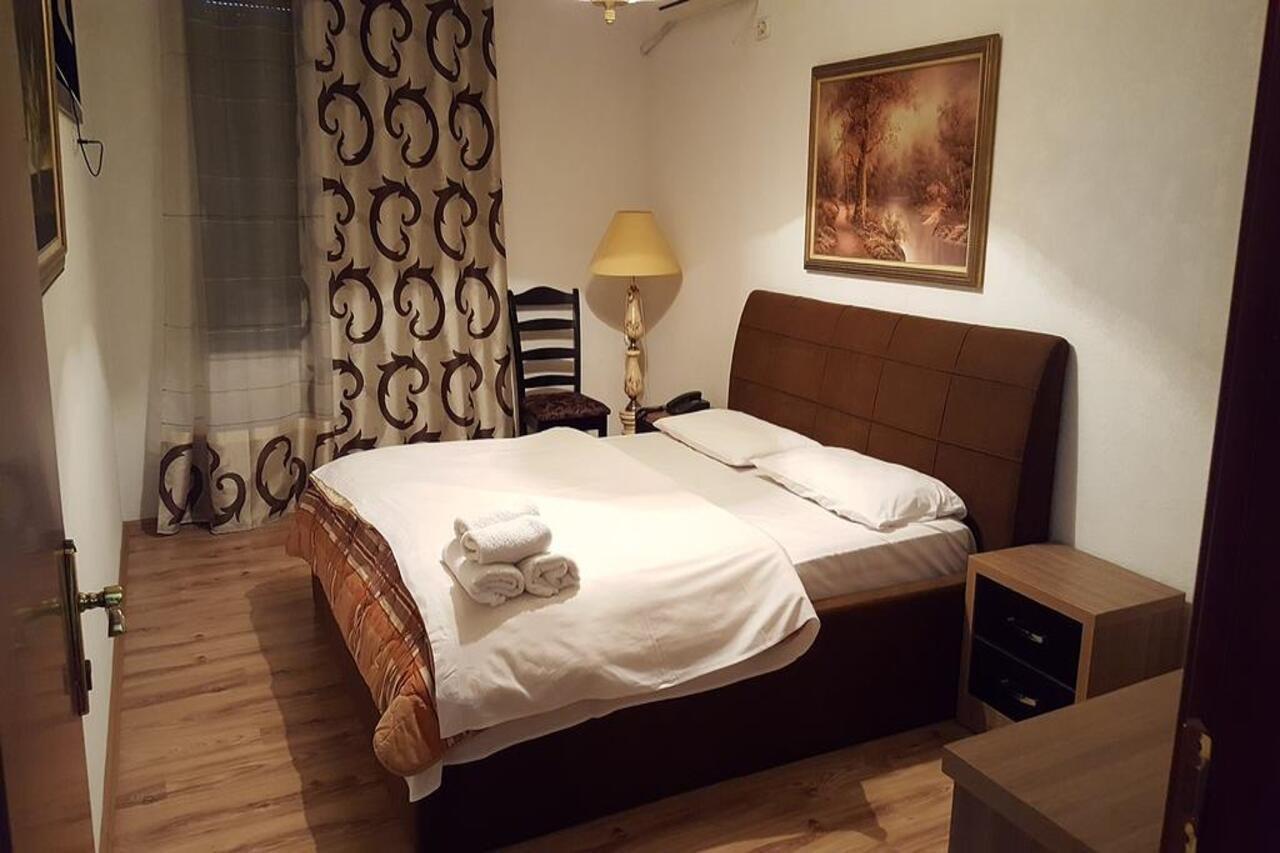 Hotel Livia Тирана Экстерьер фото