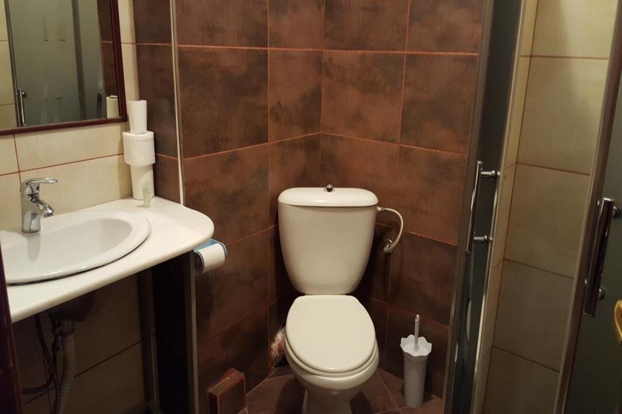 Hotel Livia Тирана Экстерьер фото