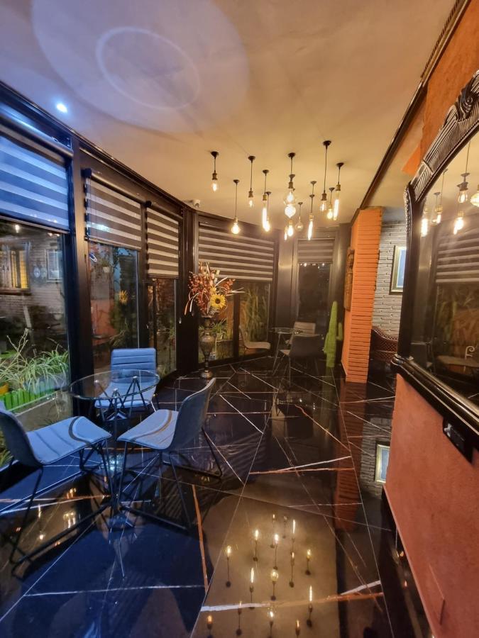 Hotel Livia Тирана Экстерьер фото
