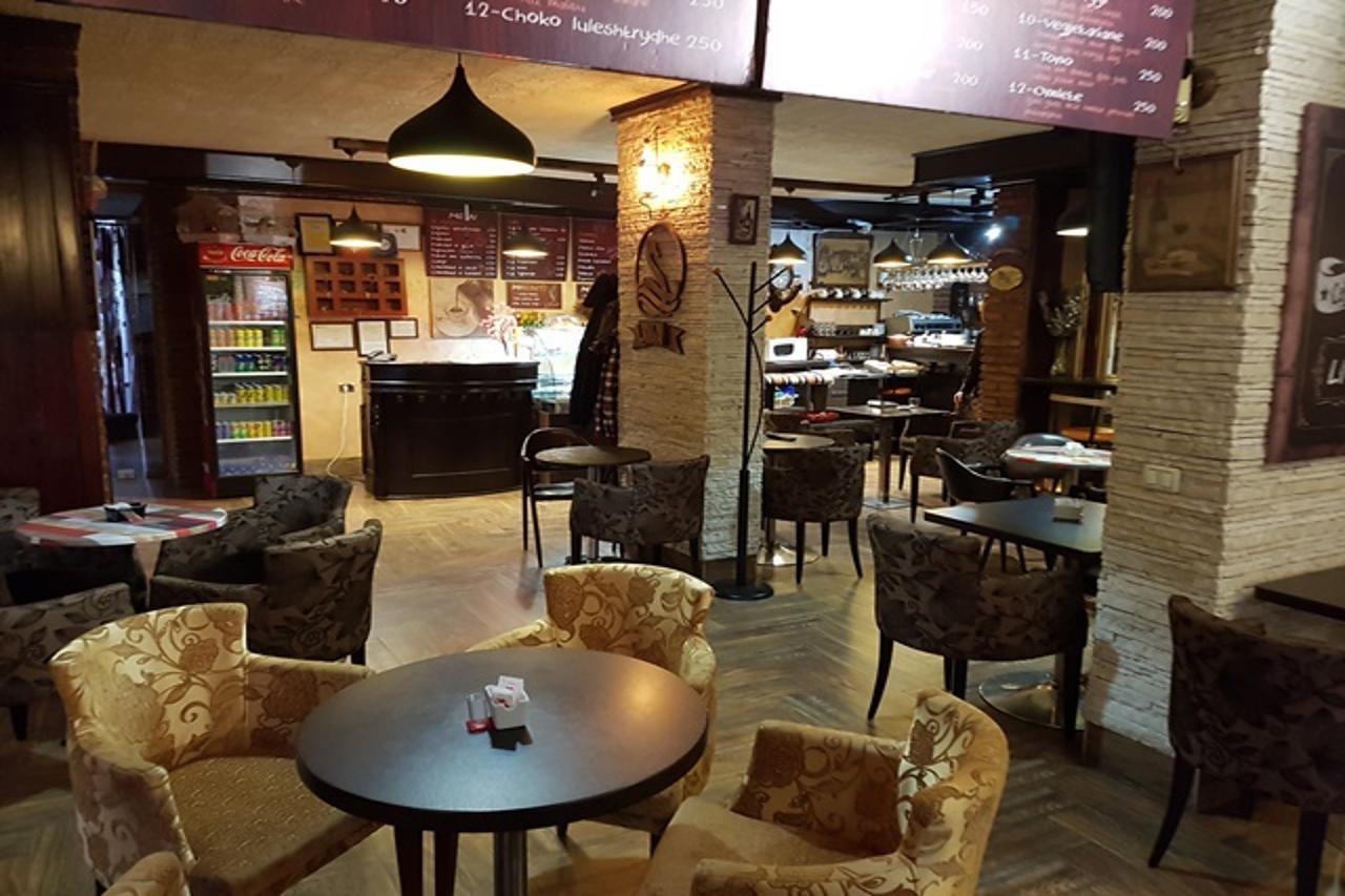 Hotel Livia Тирана Экстерьер фото