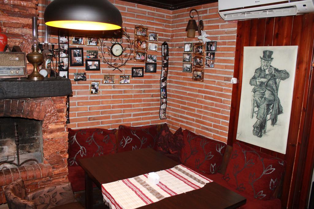 Hotel Livia Тирана Экстерьер фото