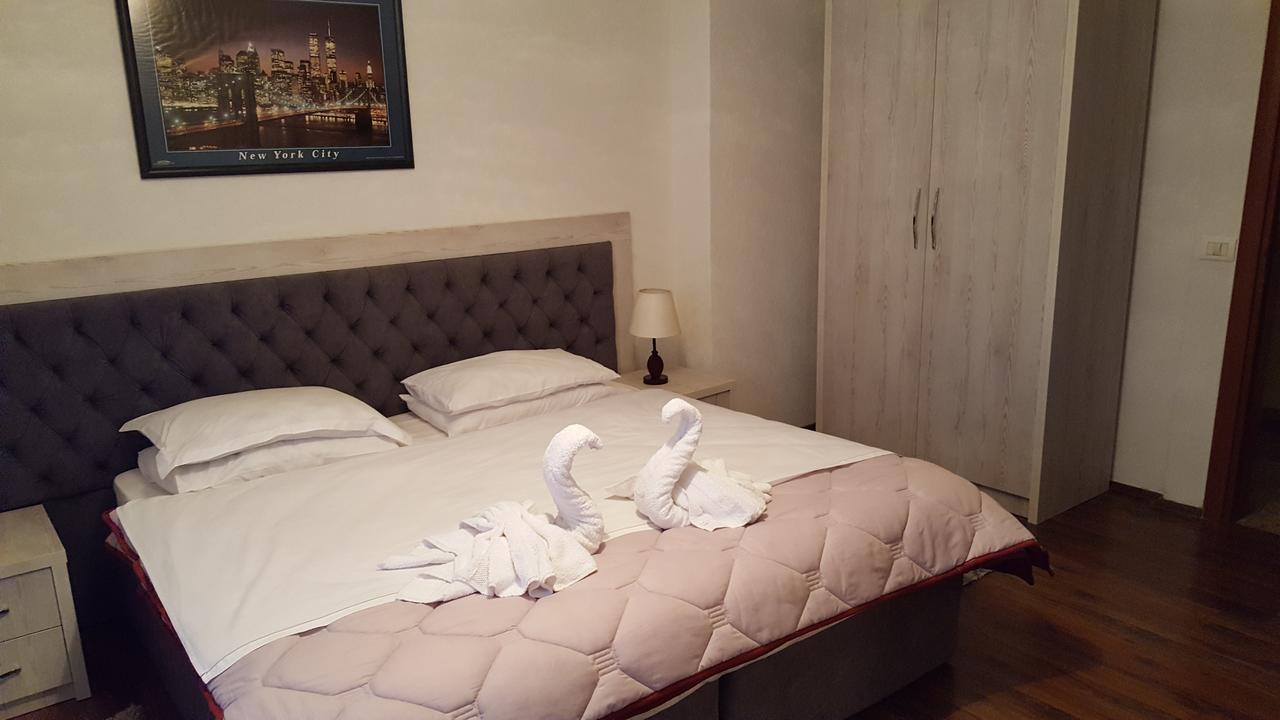 Hotel Livia Тирана Экстерьер фото