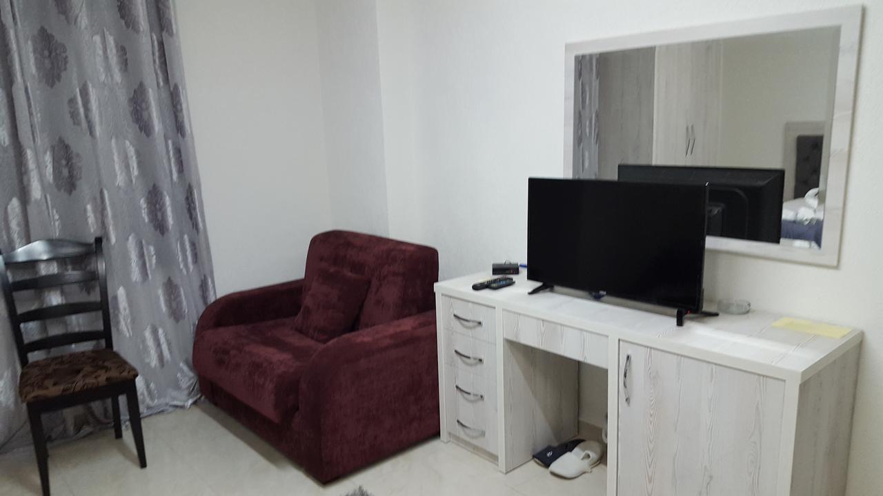 Hotel Livia Тирана Экстерьер фото