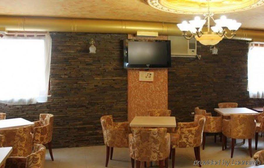 Hotel Livia Тирана Экстерьер фото