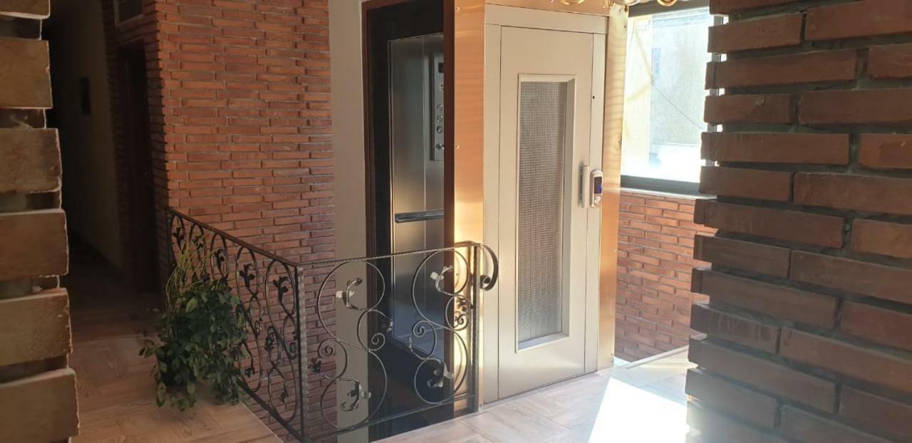 Hotel Livia Тирана Экстерьер фото